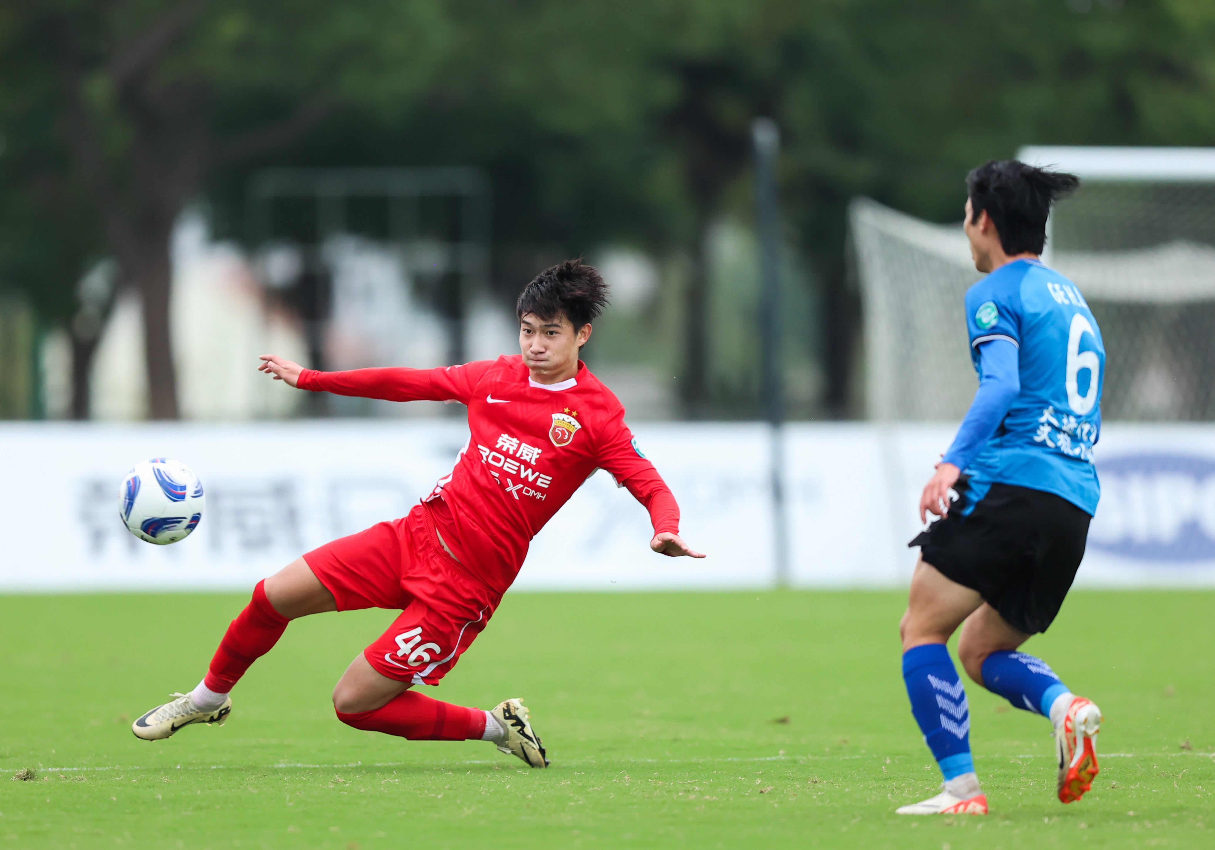 开云-大连一方备战亚冠比赛，球员训练积极投入  第2张